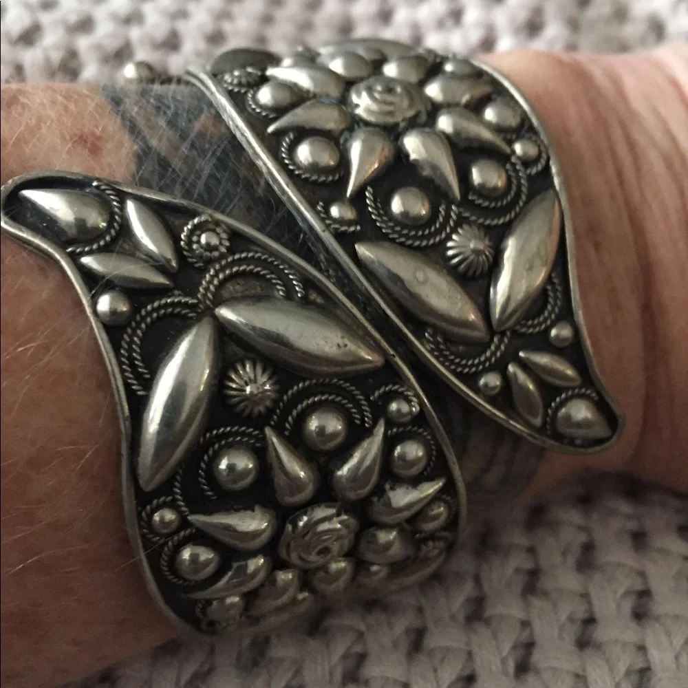 Beautiful Bracelet Florence Italy - Picture 3 of 7